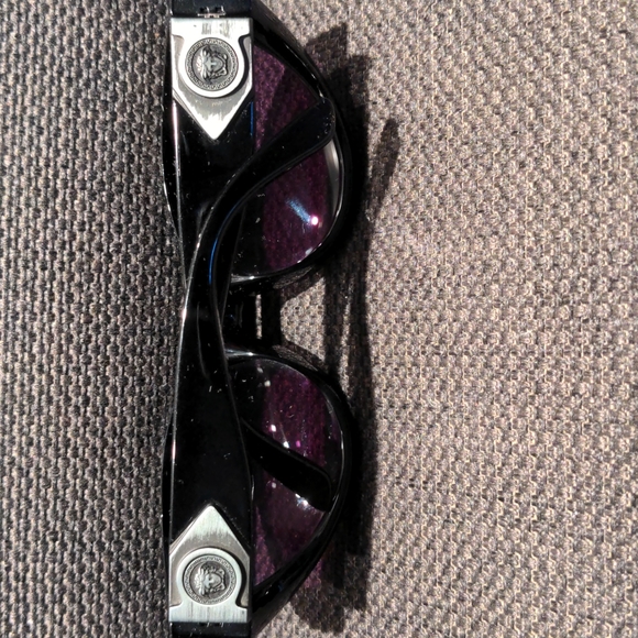 Gianni Versace Sunglasses with Case - Picture 3 of 7